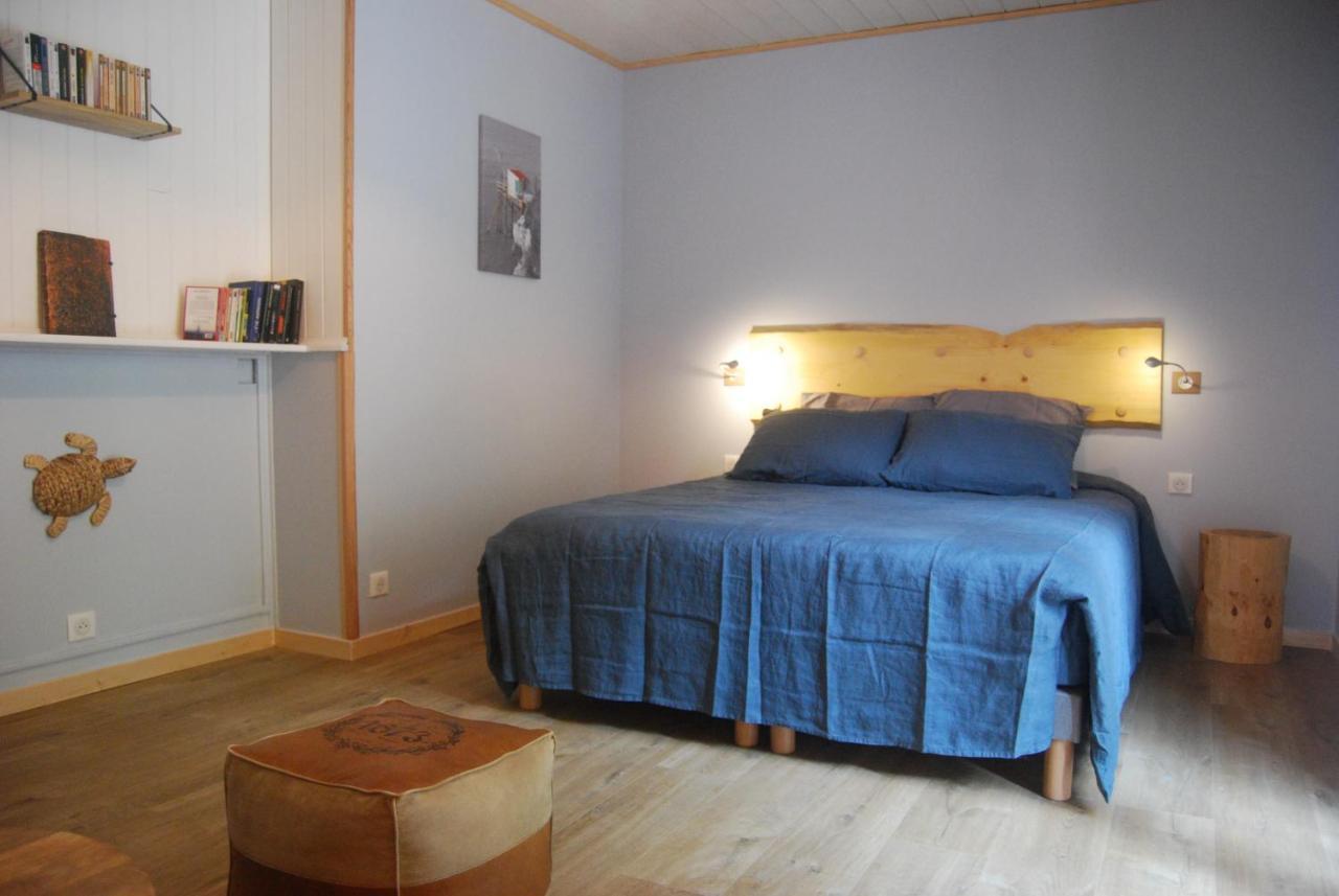 Au Son De L Angelus Bed & Breakfast Moncrabeau Exterior photo