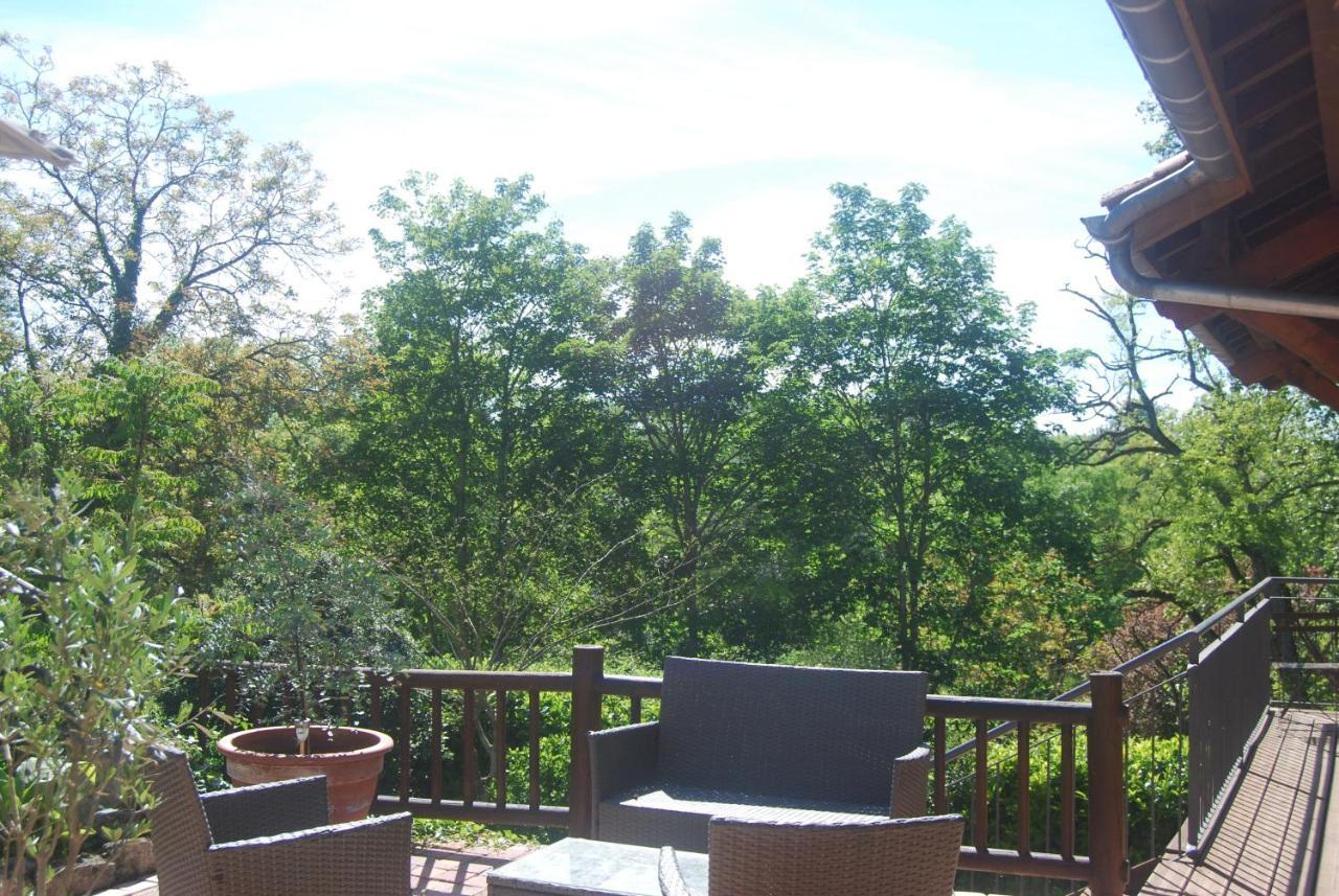 Au Son De L Angelus Bed & Breakfast Moncrabeau Exterior photo